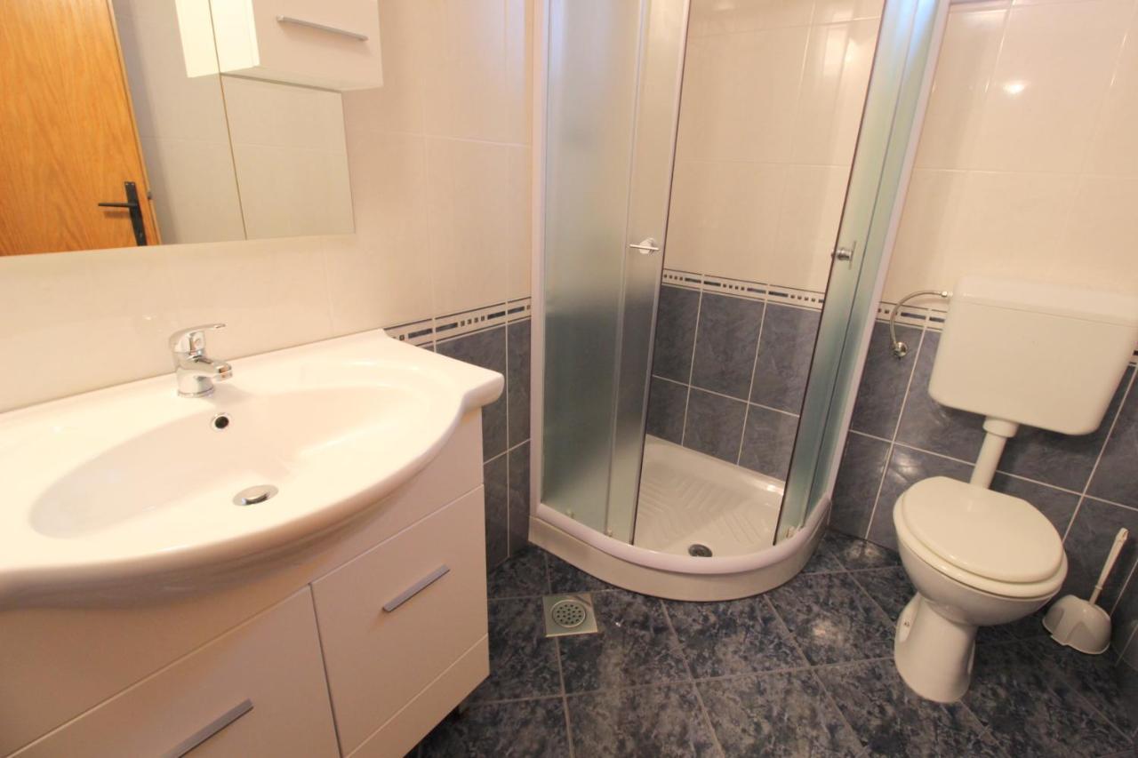 Gogo 2+2 Apartman Novigrad Istria Kültér fotó