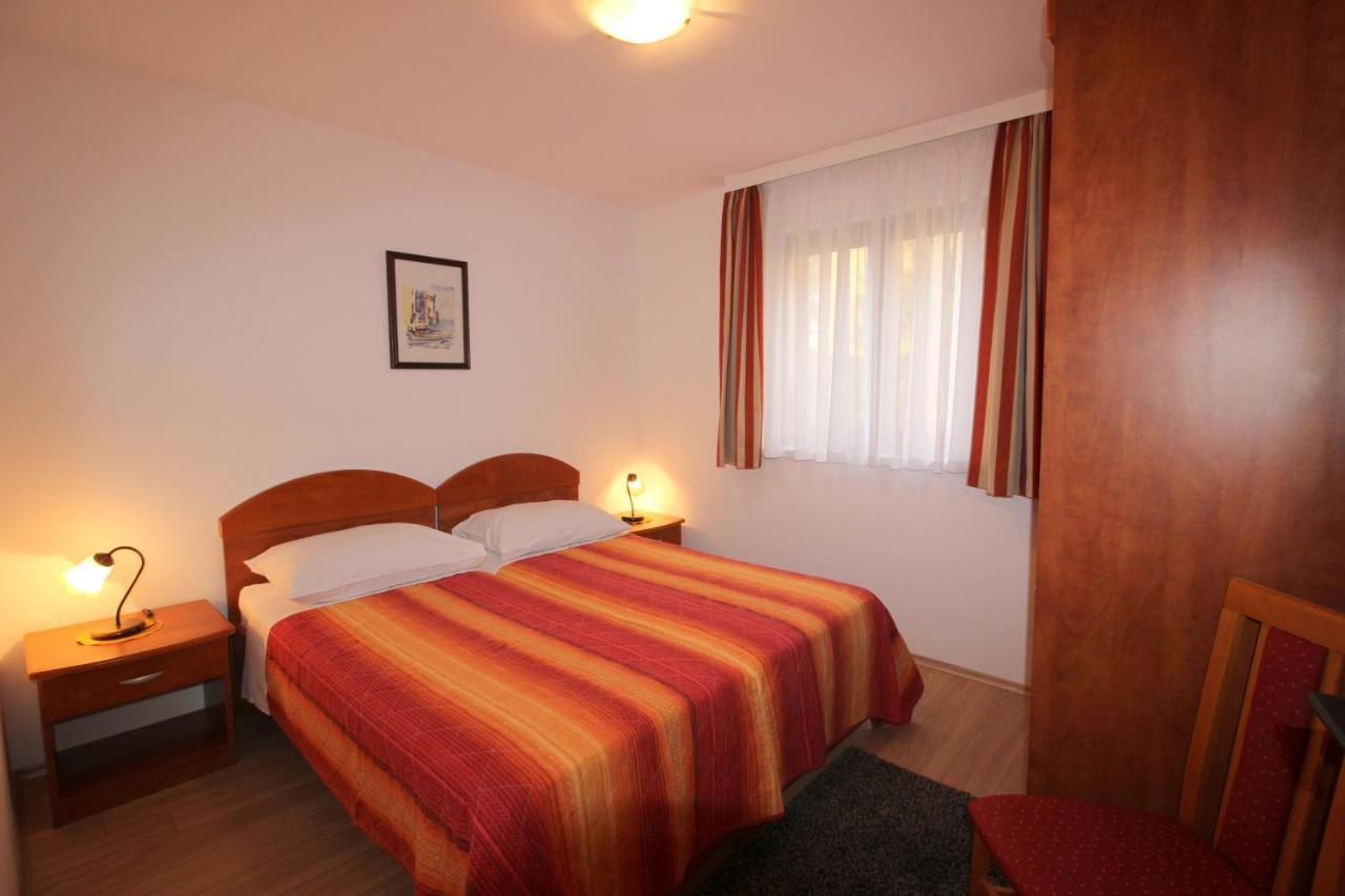 Gogo 2+2 Apartman Novigrad Istria Kültér fotó